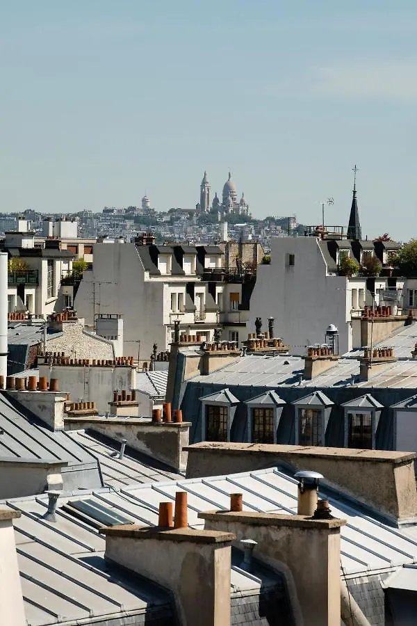 Rayz Eiffel Aparthotel 3*